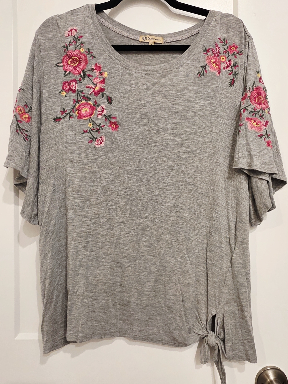 Democracy Gray Embroidered Floral Tie-Hem Women's Top